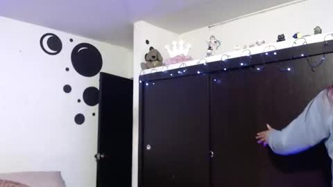 angele online show from March 11, 3:26 am