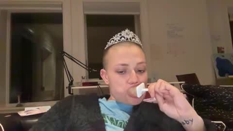 Snapshot of angeleleven11 chatting on January 19, 3:50 am angeleleven11 online show from January 19, 3:50 am