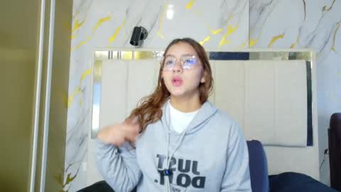 Snapshot of angeles_azul chatting on May 9, 3:28 pm angel online show from May 9, 3:28 pm