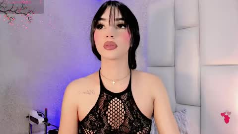 Snapshot of angeles_bust chatting on May 17, 8:16 pm angeles_bust online show from May 17, 8:16 pm