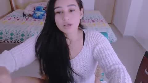 Snapshot of angeleslinda chatting on December 16, 6:27 pm anastasia online show from December 16, 6:27 pm