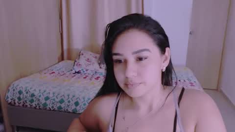 Snapshot of angeleslinda chatting on December 17, 10:43 pm anastasia online show from December 17, 10:43 pm