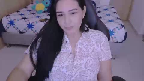 Snapshot of angeleslinda chatting on January 19, 12:28 am anastasia online show from January 19, 12:28 am