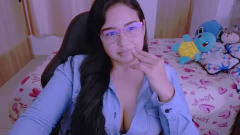 Snapshot of angeleslinda chatting on January 25, 6:35 pm anastasia online show from January 25, 6:35 pm