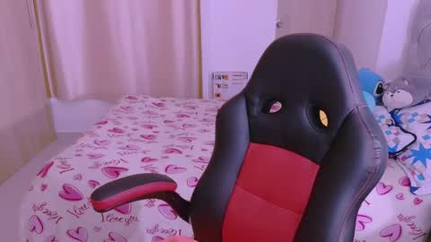 Snapshot of angeleslinda chatting on January 25, 9:57 pm anastasia online show from January 25, 9:57 pm