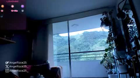Snapshot of angelface25_ chatting on September 20, 10:11 pm . online show from September 20, 10:11 pm