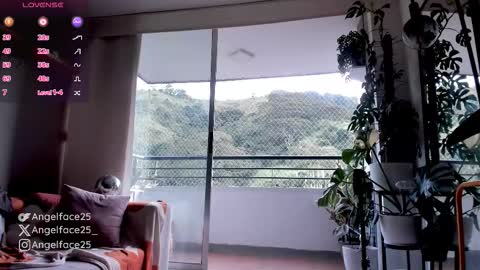 Snapshot of angelface25_ chatting on September 22, 10:45 pm . online show from September 22, 10:45 pm