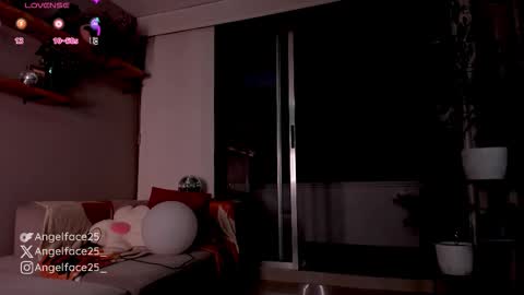 Snapshot of angelface25_ chatting on September 29, 11:09 pm . online show from September 29, 11:09 pm