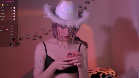 Angel Fiore online show from October 27, 1:42 am