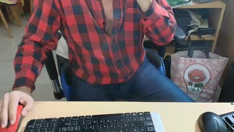 Snapshot of angelgarcia269 chatting on May 16, 1:13 am angelgarcia269 online show from May 16, 1:13 am