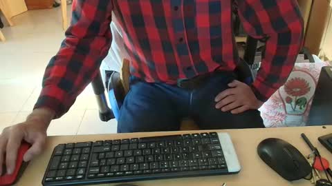 Snapshot of angelgarcia269 chatting on May 25, 12:00 pm angelgarcia269 online show from May 25, 12:00 pm