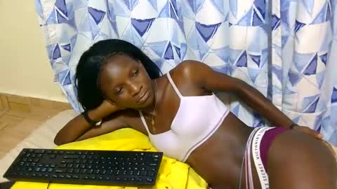 Snapshot of angelgoddess32 chatting on May 25, 8:15 pm Angie online show from May 25, 8:15 pm