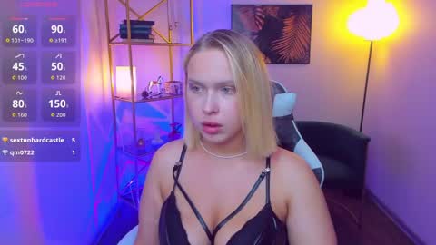 Snapshot of angelic_coy chatting on May 15, 4:36 pm Angelic beauty online show from May 15, 4:36 pm