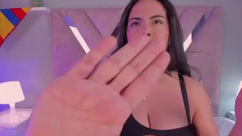 Snapshot of angelica_cross chatting on July 14, 8:25 pm Angelica Cross online show from July 14, 8:25 pm