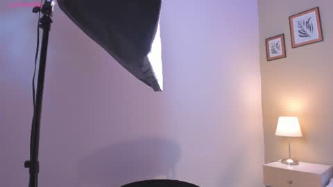 Snapshot of angelica_cross chatting on August 5, 7:49 pm Angelica Cross online show from August 5, 7:49 pm