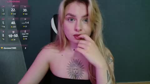 Snapshot of angelicablanch chatting on October 4, 8:29 pm angelicablanch online show from October 4, 8:29 pm