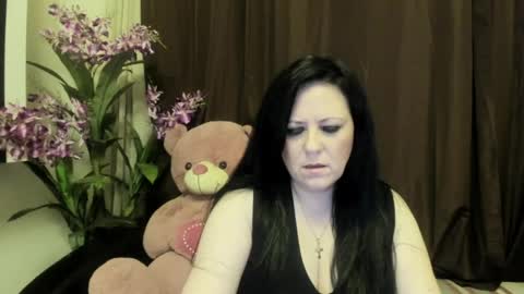 angelicmilfshania online show from May 5, 9:45 pm