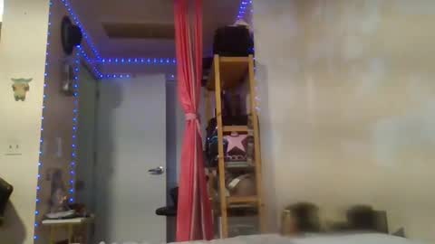 Snapshot of angelikka89 chatting on July 30, 7:29 am Angelikka Freakd out Pikkels online show from July 30, 7:29 am
