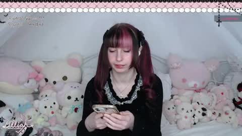 Snapshot of angelillic chatting on May 10, 2:28 am lillian online show from May 10, 2:28 am