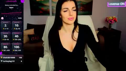 Snapshot of angelina_clark chatting on May 15, 7:15 am Angelina online show from May 15, 7:15 am