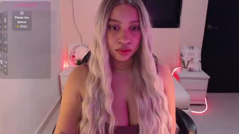 Snapshot of angelina_mia chatting on August 7, 5:42 am angeli online show from August 7, 5:42 am