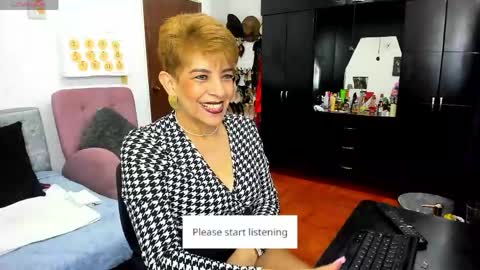 Snapshot of angelina_stone_65 chatting on May 15, 12:50 am Angelina online show from May 15, 12:50 am