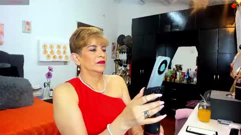 Snapshot of angelina_stone_65 chatting on June 12, 11:46 pm Angelina online show from June 12, 11:46 pm