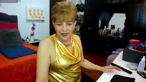 Snapshot of angelina_stone_65 chatting on June 18, 12:22 am Angelina online show from June 18, 12:22 am
