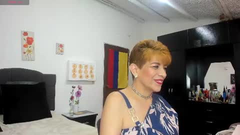 Snapshot of angelina_stone_65 chatting on July 9, 11:42 pm Angelina online show from July 9, 11:42 pm
