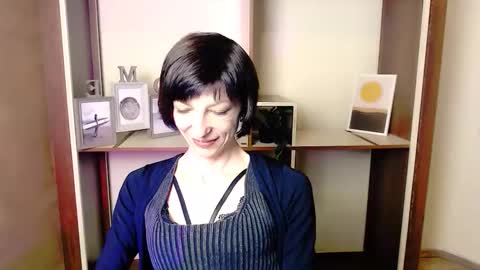 Snapshot of angelinalov_ chatting on October 1, 6:41 am Angelina online show from October 1, 6:41 am