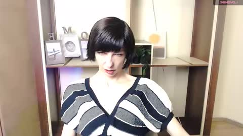 Snapshot of angelinalov_ chatting on October 23, 6:34 am Angelina online show from October 23, 6:34 am