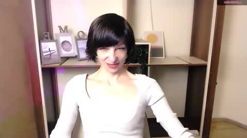 Snapshot of angelinalov_ chatting on October 24, 7:05 am Angelina online show from October 24, 7:05 am