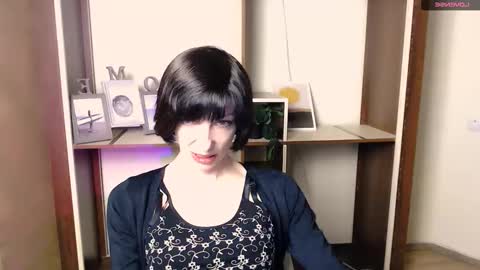 Snapshot of angelinalov_ chatting on November 5, 7:41 am Angelina online show from November 5, 7:41 am