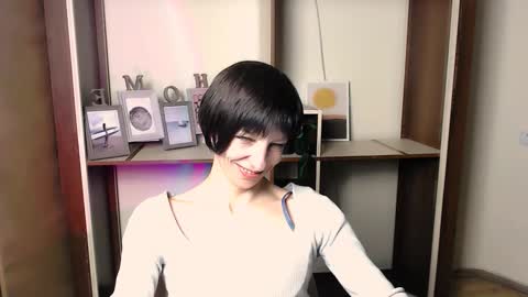 Snapshot of angelinalov_ chatting on November 8, 7:52 am Angelina online show from November 8, 7:52 am