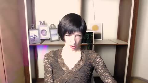 Snapshot of angelinalov_ chatting on November 10, 7:51 am Angelina online show from November 10, 7:51 am