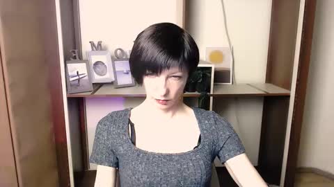 Snapshot of angelinalov_ chatting on November 14, 8:13 am Angelina online show from November 14, 8:13 am