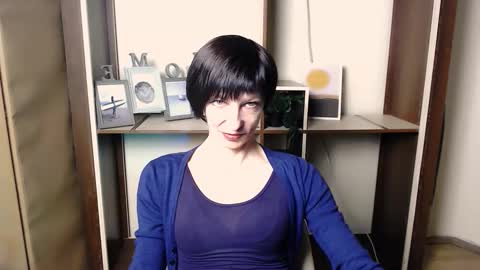 Snapshot of angelinalov_ chatting on November 18, 7:35 am Angelina online show from November 18, 7:35 am