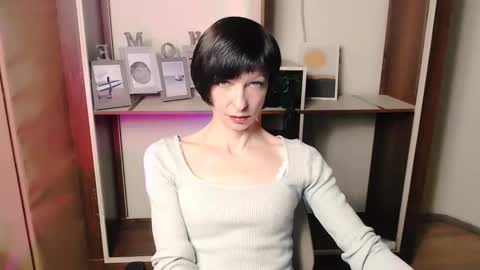 Snapshot of angelinalov_ chatting on November 19, 7:30 am Angelina online show from November 19, 7:30 am