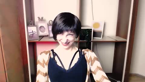 Snapshot of angelinalov_ chatting on November 26, 12:39 pm Angelina online show from November 26, 12:39 pm