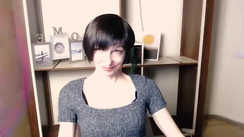 Snapshot of angelinalov_ chatting on November 28, 10:18 am Angelina online show from November 28, 10:18 am