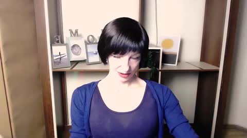 Snapshot of angelinalov_ chatting on December 1, 11:26 am Angelina online show from December 1, 11:26 am