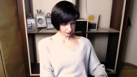 Snapshot of angelinalov_ chatting on December 4, 8:01 am Angelina online show from December 4, 8:01 am