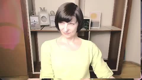 Snapshot of angelinalov_ chatting on May 9, 8:30 am Angelina online show from May 9, 8:30 am