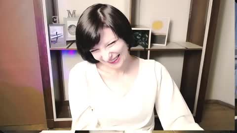 Snapshot of angelinalov_ chatting on May 16, 8:33 am Angelina online show from May 16, 8:33 am
