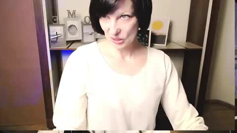 Snapshot of angelinalov_ chatting on May 16, 10:36 am Angelina online show from May 16, 10:36 am