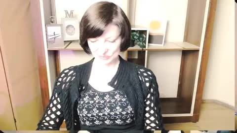 Snapshot of angelinalov_ chatting on May 18, 8:53 am Angelina online show from May 18, 8:53 am