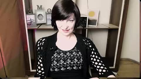 Snapshot of angelinalov_ chatting on June 2, 7:32 am Angelina online show from June 2, 7:32 am