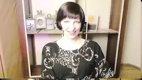 Snapshot of angelinalov_ chatting on June 7, 8:29 am Angelina online show from June 7, 8:29 am