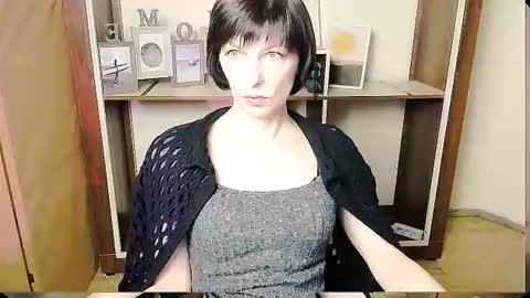 Snapshot of angelinalov_ chatting on June 9, 7:42 am Angelina online show from June 9, 7:42 am