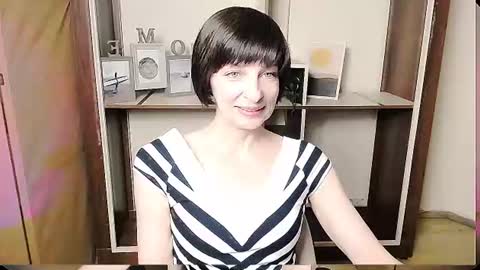 Snapshot of angelinalov_ chatting on June 11, 8:01 am Angelina online show from June 11, 8:01 am